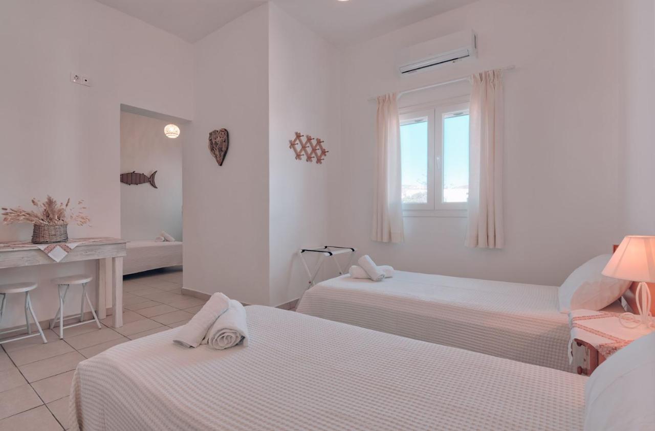Yiasemi Rooms & Studios Andiparos Exterior photo